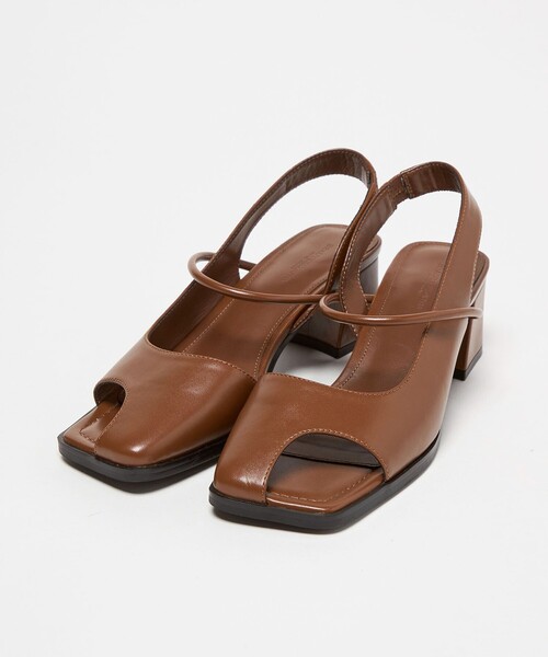 BEAUTY&YOUTH UNITED ARROWS(ビューティーアンドユースユナイテッドアローズ)の「オープントゥ バックストラップミュール サンダル(サンダル・レディース・ブラウン/シルバー・36/36h/37/37h)」の8枚目の写真