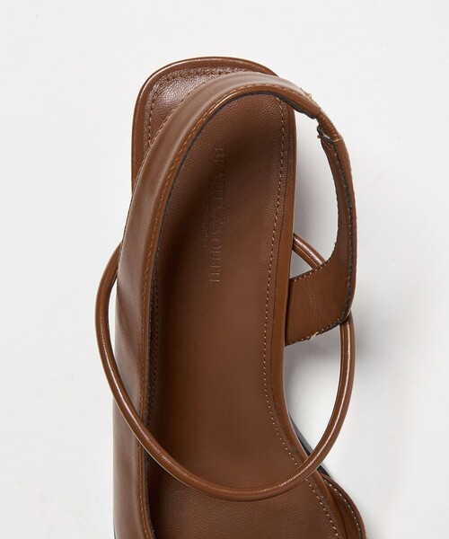 BEAUTY&YOUTH UNITED ARROWS(ビューティーアンドユースユナイテッドアローズ)の「オープントゥ バックストラップミュール サンダル(サンダル・レディース・ブラウン/シルバー・36/36h/37/37h)」の13枚目の写真