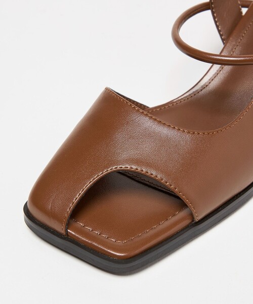 BEAUTY&YOUTH UNITED ARROWS(ビューティーアンドユースユナイテッドアローズ)の「オープントゥ バックストラップミュール サンダル(サンダル・レディース・ブラウン/シルバー・36/36h/37/37h)」の14枚目の写真