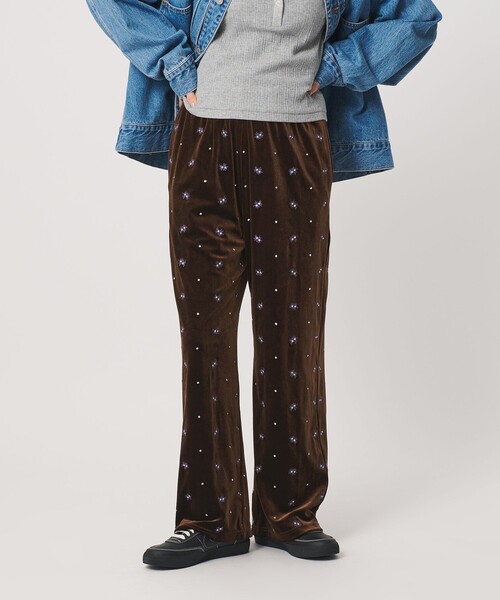 BEAUTY&YOUTH UNITED ARROWS(ビューティーアンドユースユナイテッドアローズ)の「エンブロイダリー ベロアイージーパンツ ウォッシャブル(その他パンツ・レディース・ブラック/ダークブラウン・S/M)」の11枚目の写真