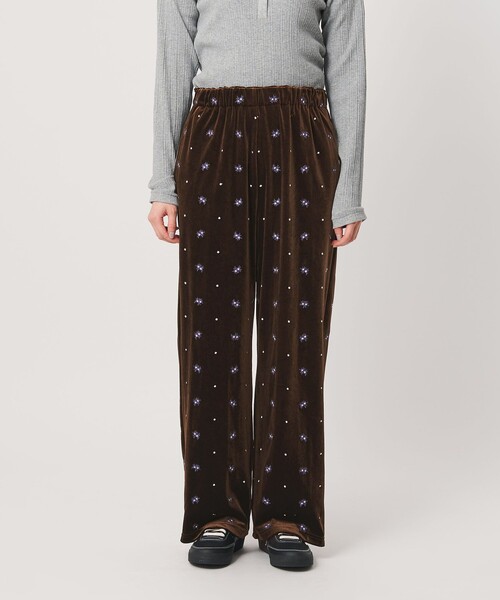 BEAUTY&YOUTH UNITED ARROWS(ビューティーアンドユースユナイテッドアローズ)の「エンブロイダリー ベロアイージーパンツ ウォッシャブル(その他パンツ・レディース・ブラック/ダークブラウン・S/M)」の17枚目の写真