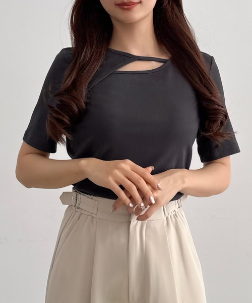 CENEA（セネア）の「薄手カットアウトデザイン半袖カットソー（Tシャツ/カットソー・レディース・ブラック/チャコール/ホワイト・LARGE/MEDIUM/SMALL）」の3枚目の写真