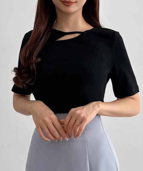 CENEA（セネア）の「薄手カットアウトデザイン半袖カットソー（Tシャツ/カットソー・レディース・ブラック/チャコール/ホワイト・LARGE/MEDIUM/SMALL）」の4枚目の写真