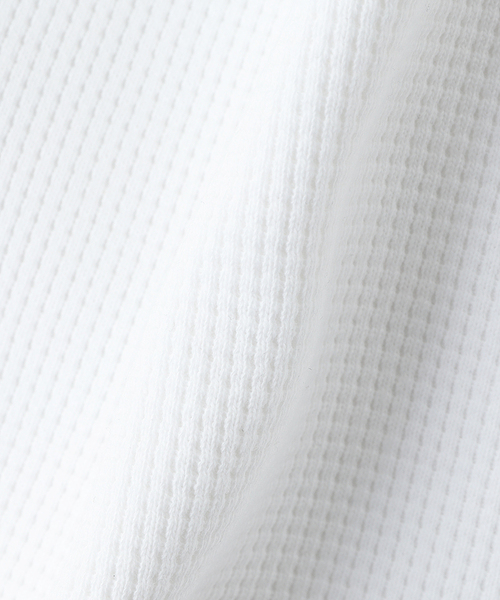 WISM（ウィズム）の「WISM ORIGINAL PRODUCT Waffle Crew（Tシャツ/カットソー・メンズ・ホワイト/ブラック・MEDIUM/LARGE）」の8枚目の写真