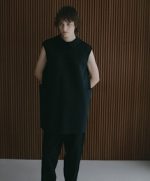 ROUND COLLAR POCKET ONE PIECE