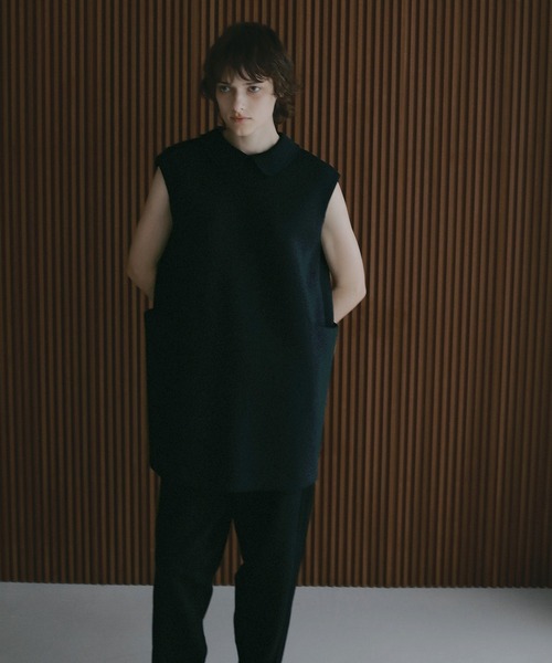 MANOF(マノフ)の「ROUND COLLAR POCKET ONE PIECE(ワンピース・レディース・ブラック/ホワイト・F)」の1枚目の写真