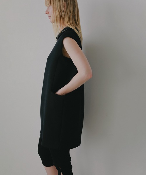 MANOF(マノフ)の「ROUND COLLAR POCKET ONE PIECE(ワンピース・レディース・ブラック/ホワイト・F)」の11枚目の写真