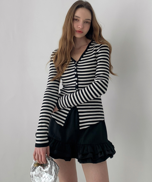 VASCARA(バスカラ)の「Frill Mini Skirt Pants (2colors)(その他パンツ・レディース・ブラック/ホワイト・FREE)」の3枚目の写真