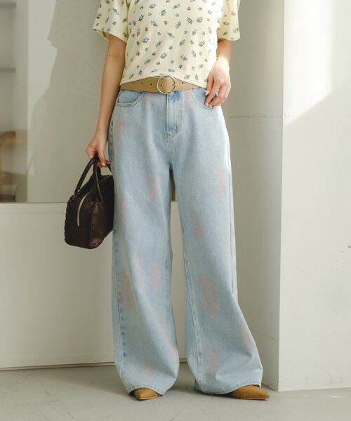 Kastane(カスタネ)の「【2026SSカタログ/2サイズ展開/低身長サイズ/ウエスト調節可】スプレーワイドデニムパンツ(デニムパンツ・レディース・ブラック/ブルー・1/0)」の5枚目の写真