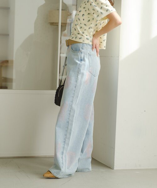 Kastane(カスタネ)の「【2026SSカタログ/2サイズ展開/低身長サイズ/ウエスト調節可】スプレーワイドデニムパンツ(デニムパンツ・レディース・ブラック/ブルー・1/0)」の6枚目の写真