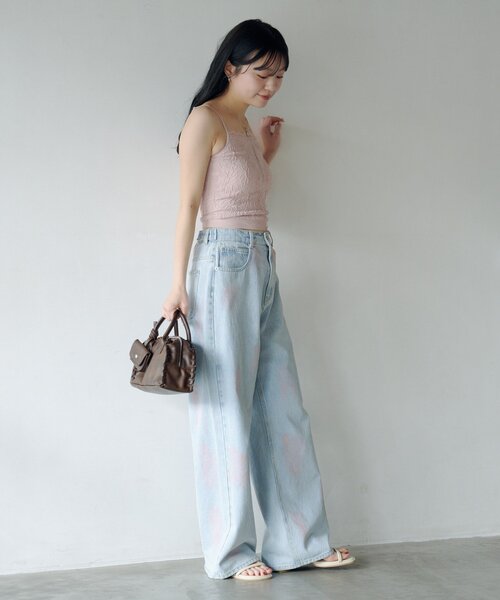 Kastane(カスタネ)の「【2026SSカタログ/2サイズ展開/低身長サイズ/ウエスト調節可】スプレーワイドデニムパンツ(デニムパンツ・レディース・ブラック/ブルー・1/0)」の11枚目の写真