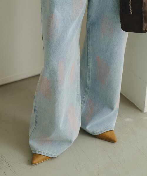 Kastane(カスタネ)の「【2026SSカタログ/2サイズ展開/低身長サイズ/ウエスト調節可】スプレーワイドデニムパンツ(デニムパンツ・レディース・ブラック/ブルー・1/0)」の13枚目の写真