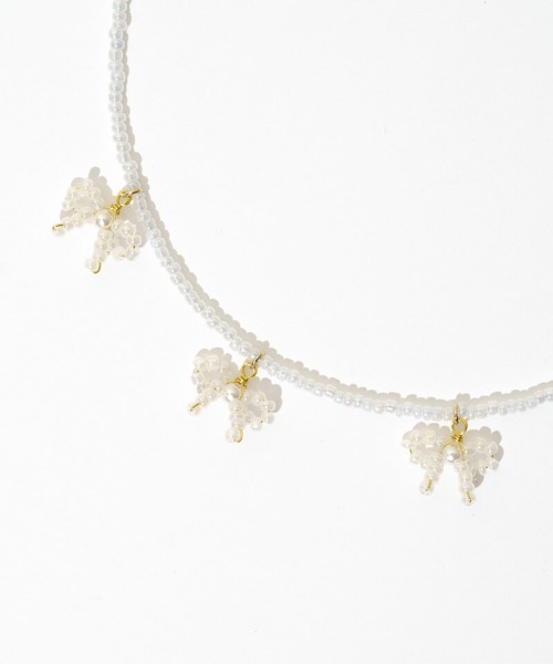 flower（フラワー）の「ドリーミーリボンビーズネックレス（ネックレス・レディース・ホワイト・FREE）」の4枚目の写真