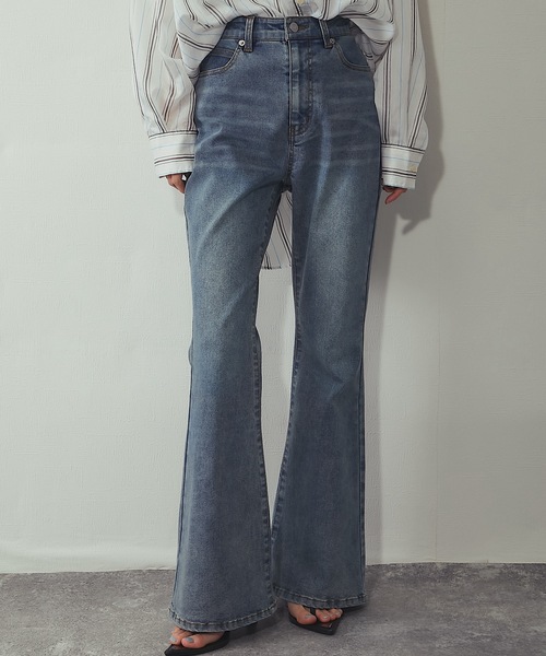 ANOTHER S(アナザーエス)の「ストレッチフレアデニムパンツ(デニムパンツ・レディース・ブルー系3/ブルー系1/ブラック/ブルー系2/ブルー系4・S/M/L)」の3枚目の写真