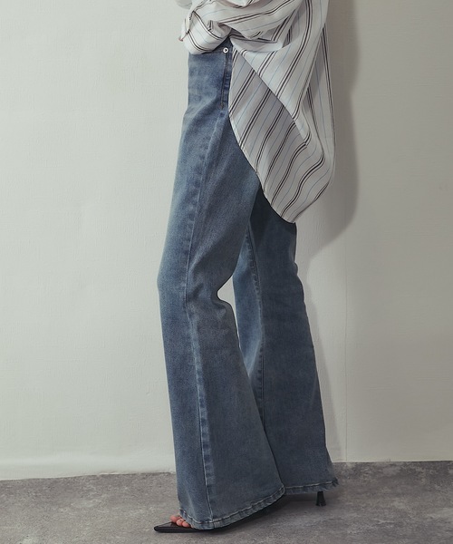 ANOTHER S(アナザーエス)の「ストレッチフレアデニムパンツ(デニムパンツ・レディース・ブルー系3/ブルー系1/ブラック/ブルー系2/ブルー系4・S/M/L)」の13枚目の写真
