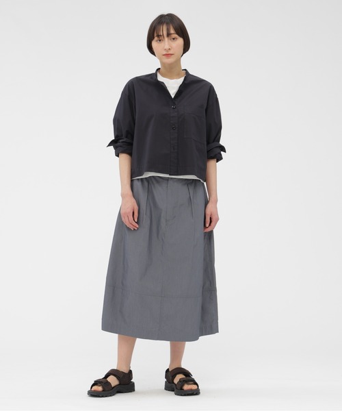 MHL.（エムエイチエル）の「COTTON RAMIE POPLIN（シャツ/ブラウス・レディース・ブラック/ライトグレー・2/1）」の4枚目の写真