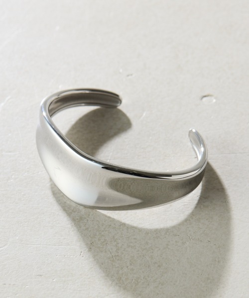 COLLAGE GALLARDAGALANTE（コラージュガリャルダガランテ）の「Sivelle./ステンレスウェーブティックバングル（バングル/リストバンド・レディース・シルバー・FREE）」の3枚目の写真