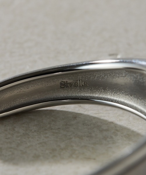 COLLAGE GALLARDAGALANTE（コラージュガリャルダガランテ）の「Sivelle./ステンレスウェーブティックバングル（バングル/リストバンド・レディース・シルバー・FREE）」の6枚目の写真