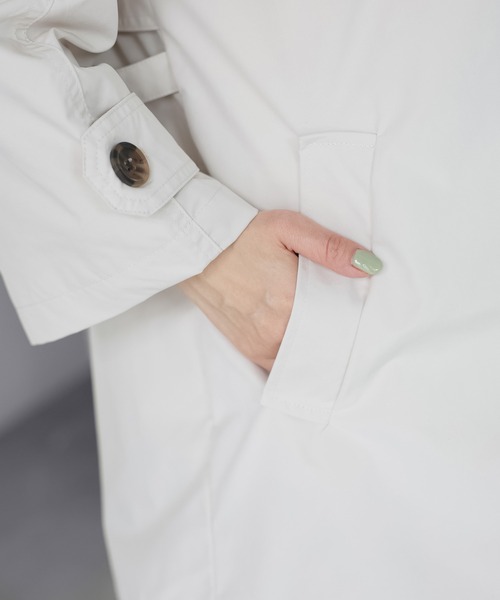 Riberry（リベリー）の「ミドル丈スタンドカラートレンチコート（トレンチコート・レディース・アイボリー/ブラック/ベージュ・MEDIUM）」の5枚目の写真