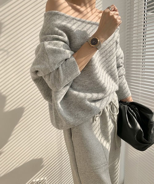 Songe(ソンジュ)の「ワンショルダーアシンメトリーデザインニットトップス(ニット/セーター・レディース・グレー/ブラック/ホワイト・FREE)」の13枚目の写真