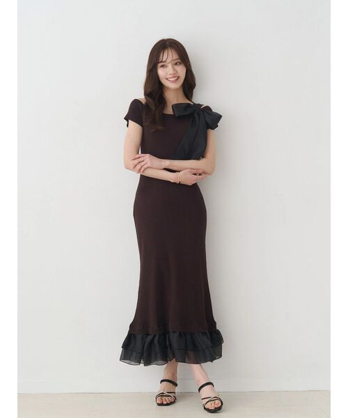MERCURYDUO（マーキュリーデュオ）の「ワンショルリボンティアードニットワンピース（ワンピース・レディース・ベビーピンク/ブラック/ブラウン・MEDIUM/SMALL）」の5枚目の写真