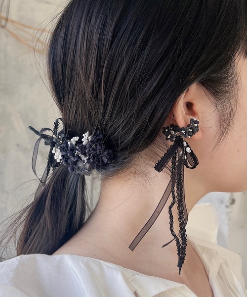 m.soeur（エムスール）の「ランタナとガラスビーズのイヤーカフ（イヤーカフ・レディース・ブラック/グレー/ホワイト・FREE）」の7枚目の写真