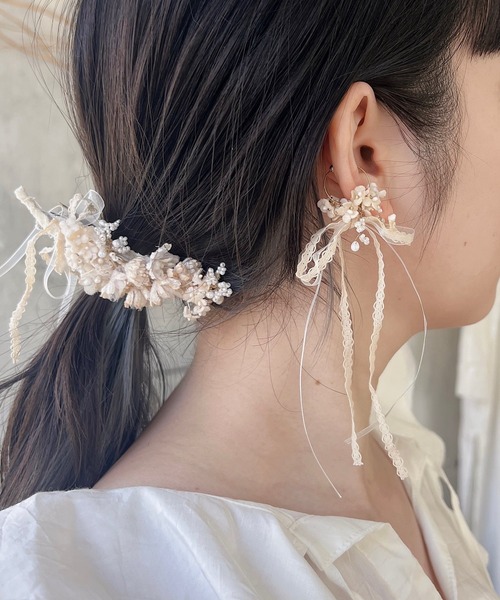 m.soeur（エムスール）の「ランタナとガラスビーズのイヤーカフ（イヤーカフ・レディース・ブラック/グレー/ホワイト・FREE）」の5枚目の写真