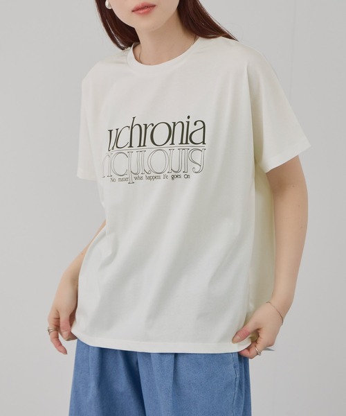 Mac-House(マックハウス)の「Free Nature ロゴプリント クルーネック Tシャツ(Tシャツ/カットソー・レディース・ブルー/グレイッシュベージュ/チャコールグレー/ホワイト・L/M)」の1枚目の写真