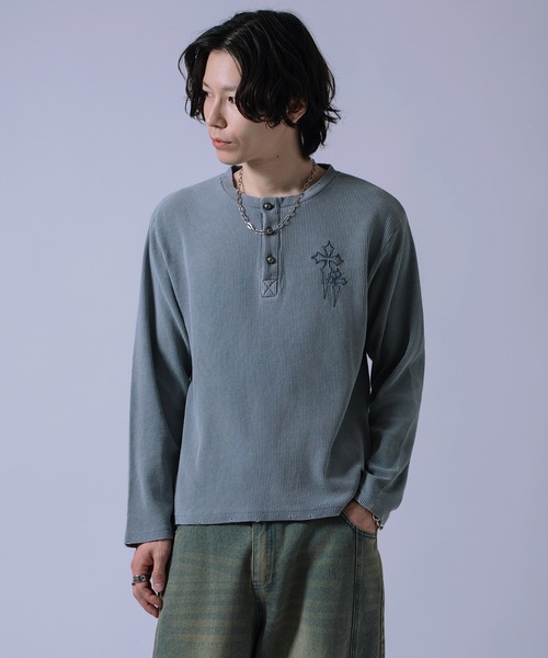 improves(インプローブス)の「クロス 刺しゅう ワッフル ロンT(Tシャツ/カットソー・メンズ・チャコール/ブラック/グレー・LARGE/MEDIUM)」の2枚目の写真
