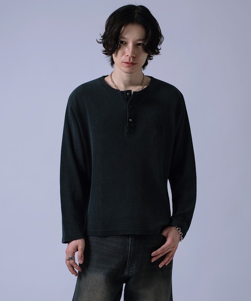 improves(インプローブス)の「クロス 刺しゅう ワッフル ロンT(Tシャツ/カットソー・メンズ・チャコール/ブラック/グレー・LARGE/MEDIUM)」の4枚目の写真