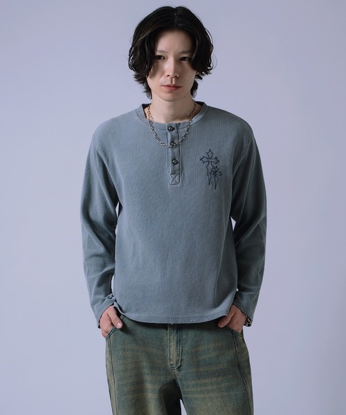 improves(インプローブス)の「クロス 刺しゅう ワッフル ロンT(Tシャツ/カットソー・メンズ・チャコール/ブラック/グレー・LARGE/MEDIUM)」の8枚目の写真