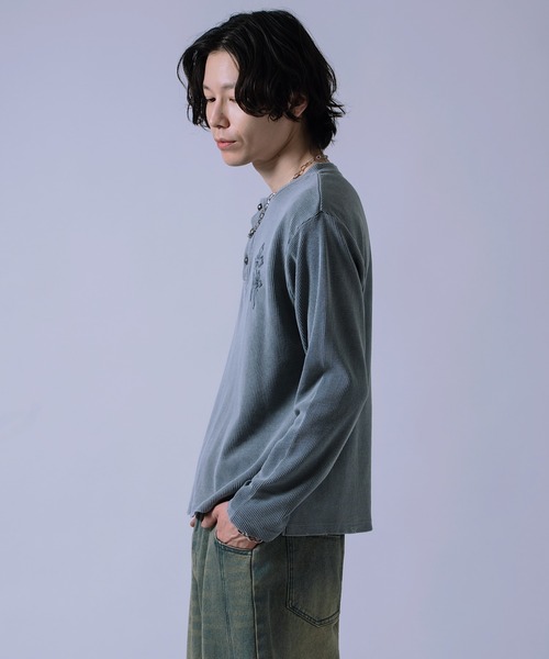 improves(インプローブス)の「クロス 刺しゅう ワッフル ロンT(Tシャツ/カットソー・メンズ・チャコール/ブラック/グレー・LARGE/MEDIUM)」の9枚目の写真