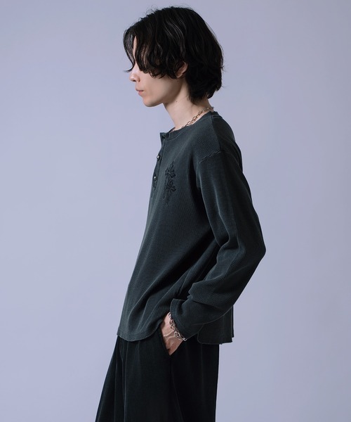 improves(インプローブス)の「クロス 刺しゅう ワッフル ロンT(Tシャツ/カットソー・メンズ・チャコール/ブラック/グレー・LARGE/MEDIUM)」の13枚目の写真