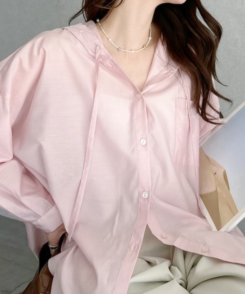 umune(ウムネ)の「シアーシャツ フード付き 長袖 ブラウス オフホワイト 透け感 シースルー オーバーサイズ ルーズ 紫外線対策 冷房対策 羽織り トップス 秋 冬(シャツ/ブラウス・レディース・ブラック/オフホワイト/ピンク・FREE)」の3枚目の写真