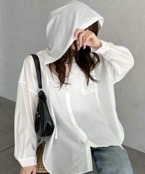 umune(ウムネ)の「シアーシャツ フード付き 長袖 ブラウス オフホワイト 透け感 シースルー オーバーサイズ ルーズ 紫外線対策 冷房対策 羽織り トップス 秋 冬(シャツ/ブラウス・レディース・ブラック/オフホワイト/ピンク・FREE)」の7枚目の写真