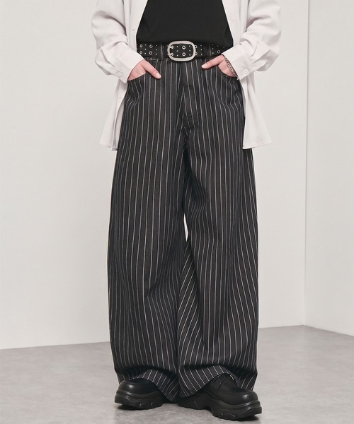 Alfred Alex（アルフレッドアレックス）の「【Alfred Alex】Rigid Wide Baggy Recycled Denim / リジッド ワイドバギーデニムパンツ（デニムパンツ・メンズ・インディゴブルー/ブラック系/ブラック・S/M/L）」の2枚目の写真