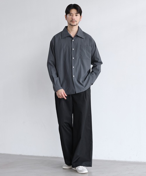 LIL VENDARS（リルヴェンダース）の「Buyer's Select/【セットアップ 3点セット】綿タッチ長袖オープンカラーシャツ+UネックTシャツ+ライトツイルスラックス（セットアップ・メンズ・ブルー/ホワイト/ブラウン/チャコール・S/M/L/XL）」の2枚目の写真