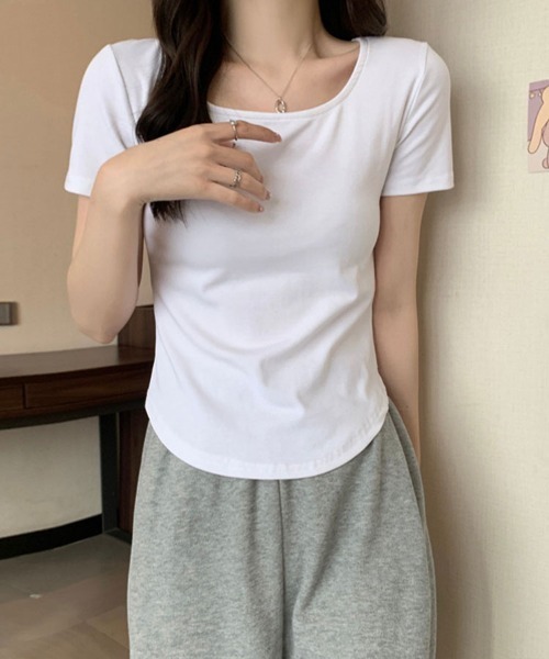 SallyLunn（サリーラン）の「【美シルエット】スクエアネックフィットTシャツ（Tシャツ/カットソー・レディース・ベージュ/ブラック/グレー/ホワイト・LARGE/MEDIUM）」の6枚目の写真