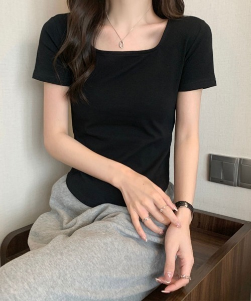 SallyLunn（サリーラン）の「【美シルエット】スクエアネックフィットTシャツ（Tシャツ/カットソー・レディース・ベージュ/ブラック/グレー/ホワイト・LARGE/MEDIUM）」の9枚目の写真