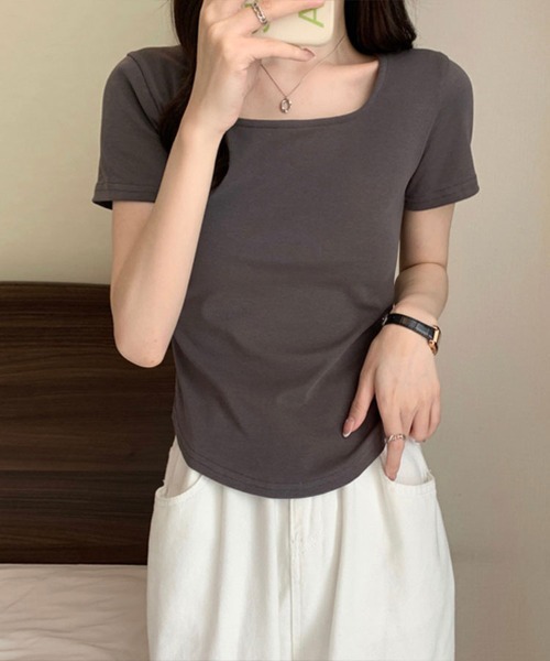 SallyLunn（サリーラン）の「【美シルエット】スクエアネックフィットTシャツ（Tシャツ/カットソー・レディース・ベージュ/ブラック/グレー/ホワイト・LARGE/MEDIUM）」の17枚目の写真