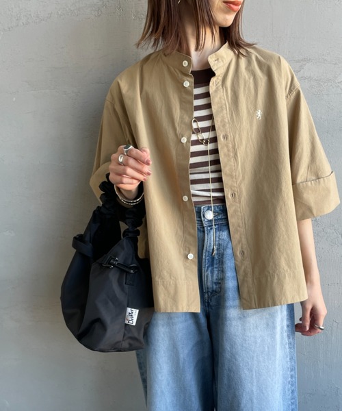 GYMPHLEX（ジムフレックス）の「[GYMPHLEX/ジムフレックス] スタンドカラー ショートスリーブシャツ（シャツ/ブラウス・レディース・ベージュ/ホワイト・14）」の2枚目の写真
