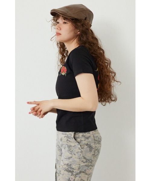 RODEO CROWNS WIDE BOWL(ロデオクラウンズワイドボウル)の「(Ed Hardy) ETERNAL LOVE Tシャツ(Tシャツ/カットソー・レディース・オフホワイト/ブラック・MEDIUM/LARGE)」の9枚目の写真