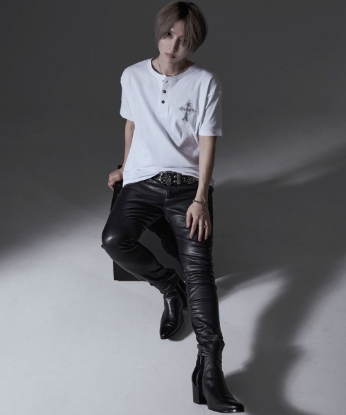 RUDOL(ルドル)の「『RUDOL/ルドル』ラインストーンデザインテレコヘンリーネックTシャツ(Tシャツ/カットソー・メンズ・ブラック系2/ブラック系1/ホワイト系2/ホワイト系1・L/M)」の6枚目の写真