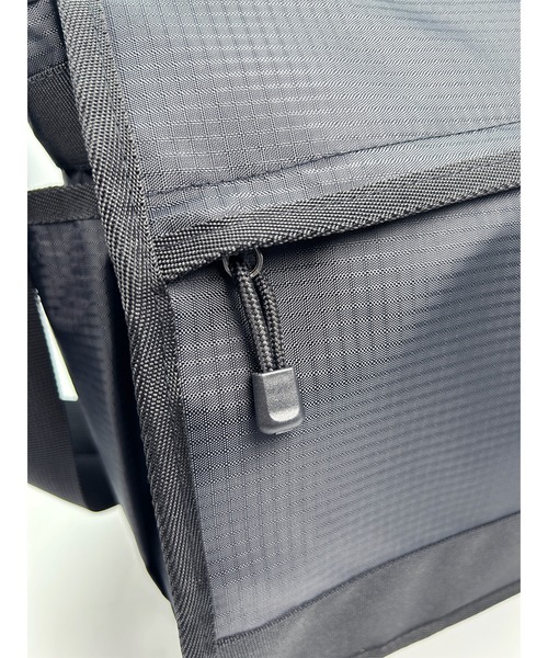 POLOCHAMPS(ポロチャンプス)の「POLOCHAMPS/ポロチャンプス 横型フラップショルダーバッグ/A4サイズ対応/リップストップ(ショルダーバッグ・メンズ・ブラック/グレー・FREE)」の11枚目の写真