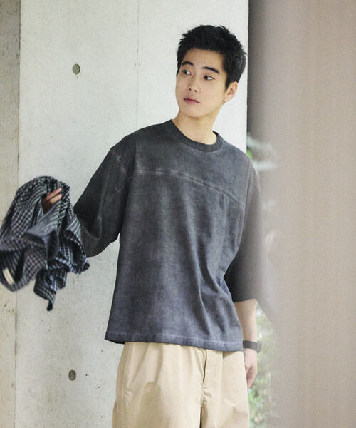 FREAK'S STORE(フリークスストア)の「コールドダイ フットボール クルーネックTシャツ(Tシャツ/カットソー・メンズ・グリーン/ブラウン/ブラック/サックスブルー・SMALL/LARGE/MEDIUM)」の2枚目の写真