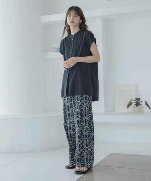 URBAN RESEARCH Sonny Label(アーバンリサーチサニーレーベル)の「エアリーコットンピンタックドレスシャツ(シャツ/ブラウス・レディース・オフホワイト/ブルー/イエロー/ブラック・FREE)」の19枚目の写真