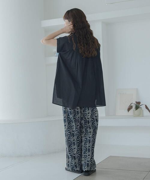 URBAN RESEARCH Sonny Label(アーバンリサーチサニーレーベル)の「エアリーコットンピンタックドレスシャツ(シャツ/ブラウス・レディース・オフホワイト/ブルー/イエロー/ブラック・FREE)」の20枚目の写真