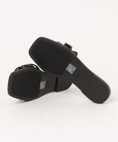 CHARLES & KEITH(チャールズ & キース)の「Whitney ホイットニー レザー カットアウト スライドサンダル(サンダル・レディース・ブラウン/ブラック・22.5cm/23cm/23.5cm/24.5cm/25cm/25.5cm)」の9枚目の写真