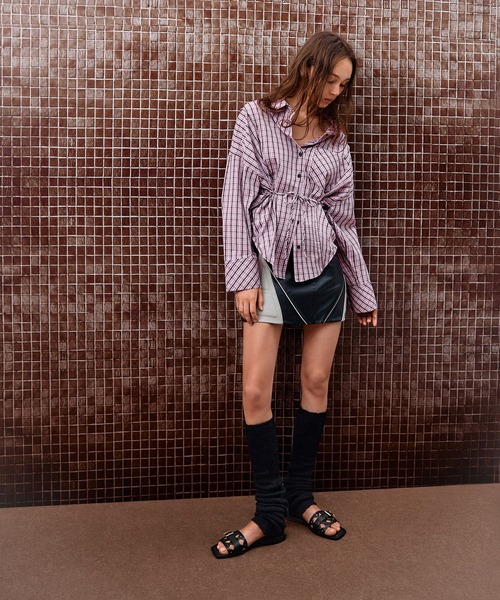 CHARLES & KEITH(チャールズ & キース)の「Whitney ホイットニー レザー カットアウト スライドサンダル(サンダル・レディース・ブラウン/ブラック・22.5cm/23cm/23.5cm/24.5cm/25cm/25.5cm)」の15枚目の写真