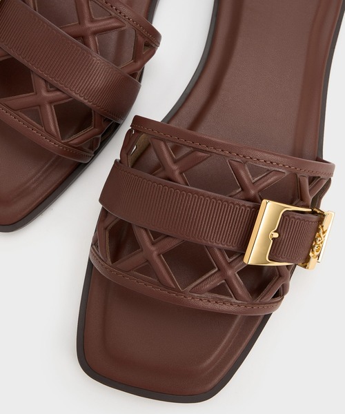 CHARLES & KEITH(チャールズ & キース)の「Whitney ホイットニー レザー カットアウト スライドサンダル(サンダル・レディース・ブラウン/ブラック・22.5cm/23cm/23.5cm/24.5cm/25cm/25.5cm)」の4枚目の写真